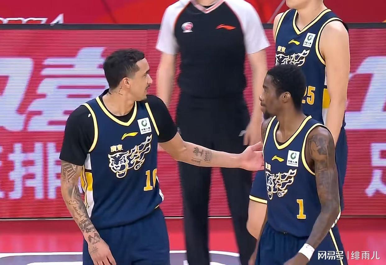 云开体育官网入口-恭喜杜锋!广东残阵打爆上海男篮,朱芳雨押宝2米18新大外援?